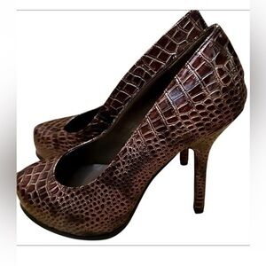 Wet Seal Raquel  Feminine Croc print stiletto heels  Platform pumps Size 6 1/2